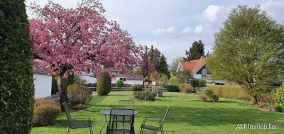 Charmantes, großzügiges Einfamilienhaus mit ZWEI zusätzlichen Baugrundstücken!