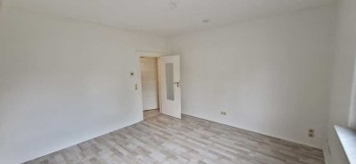 Helle renovierte 2,5 R.Whg, EBK, Hochparterre (Garten möglich)