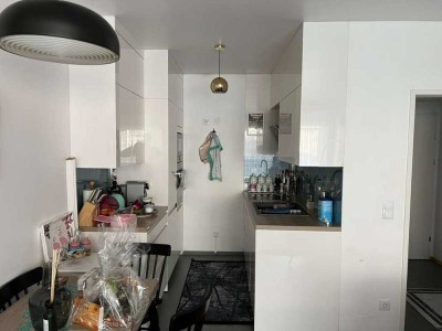 Attraktive und modernisierte 2,5-Zimmer-Wohnung mit gehobener Innenausstattung mit EBK in Sennfeld