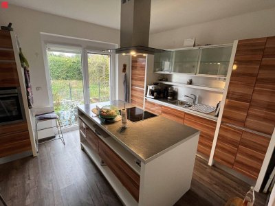 Familienjuwel mit moderner Küche und Garten!