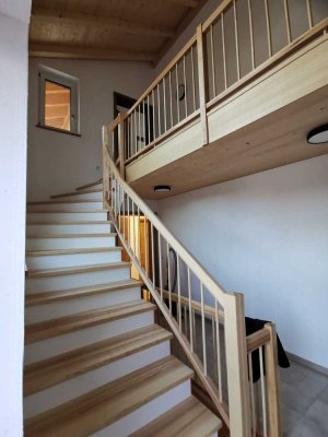 Helle 3,5-Zimmer Dachgeschosswohnung in Schnaitsee mit Balkon