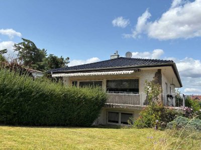 Wohnfühlen in einer geräumigen Wohnung mit Garten !