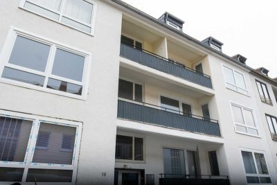 Teilsanierte und großzügige Wohnung in ruhiger Innenstadtlage