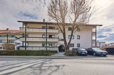 Alpenblick mitten in Dießen. Wunderschöne Dachgeschosswohnung mit Balkon und Kamin und direkt am See