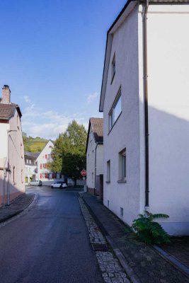Familienfreundliches Einfamilienhaus mit 5 Zimmern, Wintergarten & Weinbergblick