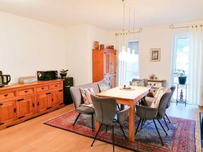 Stadtleben mit Komfort: Großzügige Wohnung mit Aufzug & Stellplatz