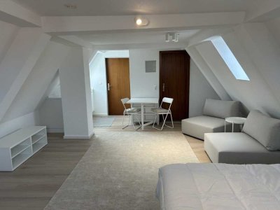 Moderne 1-Zimmer-Dachgeschosswohnung – komplett frisch renoviert und möbliert