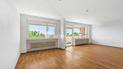 Altersgerecht Wohnen in Berenbostel: Renovierte Wohnung mit XL-Loggia, Aufzug und Garage