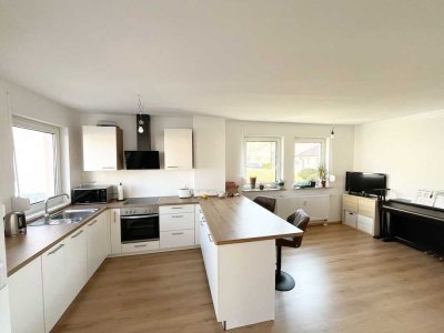 Moderne 2 Zimmer Erdgeschosswohnung mit Terasse und EBK zu vermieten