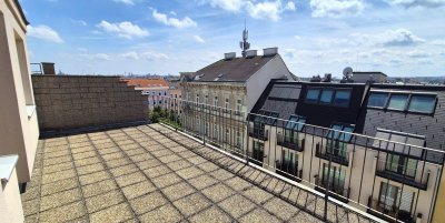 Helle 2,5-Zimmer-Wohnung mit 24 m² Dachterrasse
