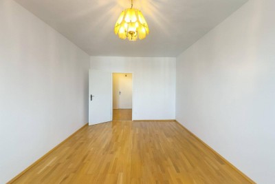 Solide investieren: vermietete 1-Zimmer-Anlegerwohnung &amp; Tiefgaragenplatz mit 4,4% Rendite