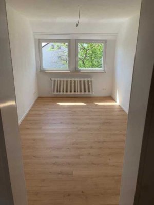Helle, sanierte 3-Raum-Wohnung mit Balkon, EBK