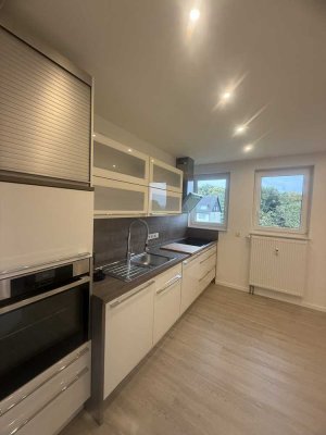 Renovierte 4-Zimmer-Wohnung mit Balkon in Odenthal (Eikamp)