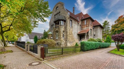 6-Zimmer-Eigentumswohnung mit Balkon und Garage