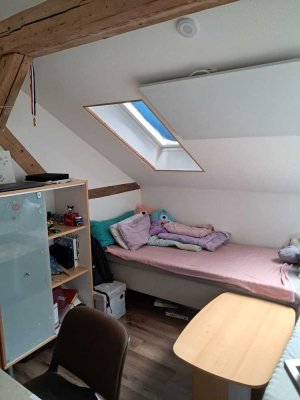 nette 3-Zimmer Dachgeschosswohnung
