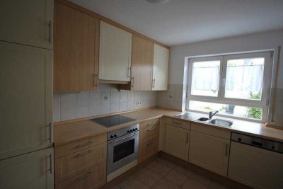 Modernes, gepflegtes Reihenhaus mit EBK, Garage und Terrasse