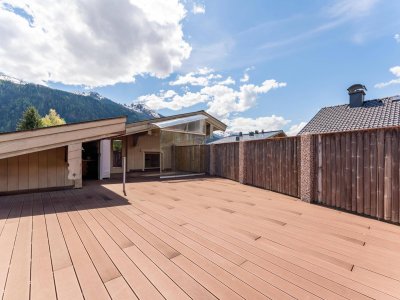 Alpiner Wohntraum mit Weitblick – Dachgeschossjuwel in Bramberg