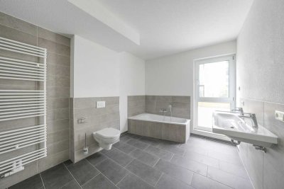 Lichtdurchfluteter Wohntraum mit sonniger Terrasse und moderner Einbauküche