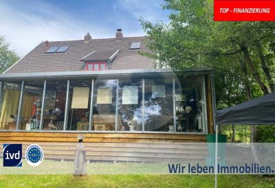 RESERVIERT!
IDYLLISCH GELEGENES EINFAMILIENHAUS
MIT WINTERGARTEN