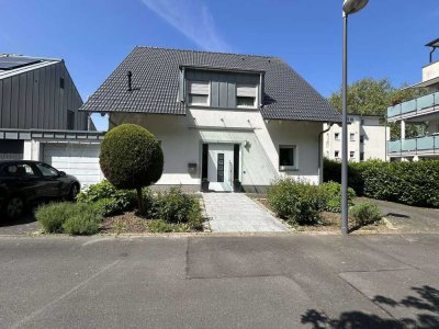 Modernes Einfamilienhaus, das Stil und Komfort vereint