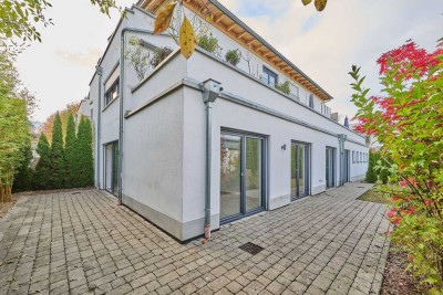 Straubing: Barrierefreie 4-Zimmer-Erdgeschosswohnung mit Terrasse und Garten