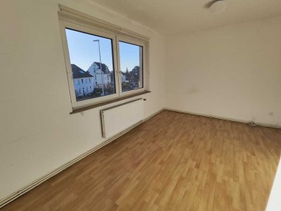 Mangenberger nähe Obi - 70qm 3 Zimmer + Küche + Diehle + Bad + Parkplatz