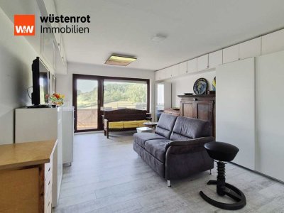 Friedrichsdorf-Köppern: Sanierte Wohnung barrierefrei und mit Weitblick - auf Wunsch vollmöbliert