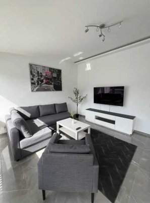 Penthouse mit Waldblick: Teil möbliert, neu saniert, 3-seitige Terrasse in Karlsruhe