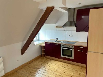 Charmante DG-Wohnung in Krefeld, Nähe Fachhochschule