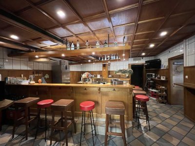 früher Kneipe - jetzt flippige Wohnung