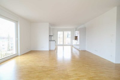 Lichterfülltes Wohnambiente mit exklusivem Komfort und zwei Balkonen in bester Lage