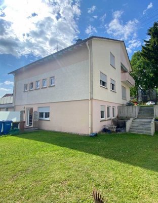 Gehobene 3-Zimmer Wohnung mit Einbauküche und Garten