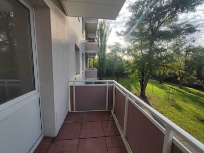 Ruhige helle Dreiraumwohnung  mit Balkon!