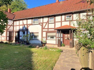 Idyllische Lage und großer Garten: Fachwerkhaus in Emmerthal-Ortsteil zu verkaufen!