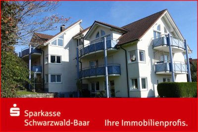 4,5-Zimmer-Eigentumswohnung mit Carport und Einbauküche