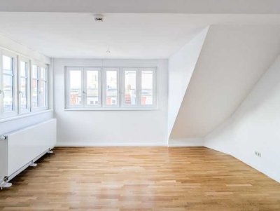 HOMESK - Erstbezug nach Sanierung! Exklusive 4-Zimmer-Dachgeschoss-Maisonette-Wohnung