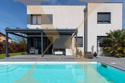 Hochwertiges Einfamilienhaus mit Garage, Pool und gepflegtem Eigengarten in Traun zu verkaufen!