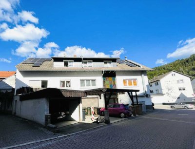 Ertragreiches  Mehrfamilienhaus mit 3 Wohnungen plus Gewerbeeinheit in Heiligkreuzsteinach