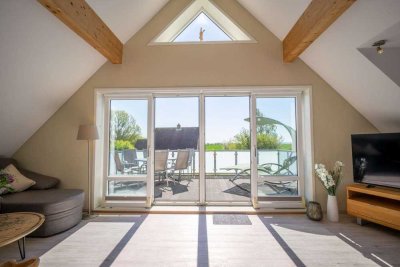 Lichtdurchflutete Wohnung mit seitlichem Meerblick & Dachterrasse