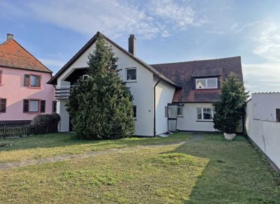Großes Wohnhaus auf weitläufigem Grundstück mit zusätzlicher Bebauungs- und Gestaltungsoption