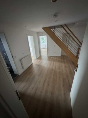 Erstbezug: Attraktive 2-Zimmer-DG-Wohnung mit gehobener Innenausstattung in Wüstenbrand