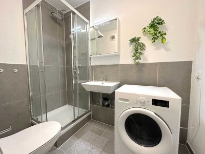 2 Zimmer in 3er WG frei