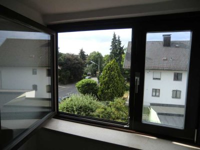 TOP! Schöne, helle 2-Zimmer Dachgeschosswohnung mit Wohnküche in Feldmoching in Seenähe