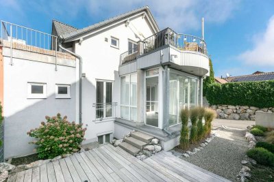 -Ihr neues Zuhause- Stilvolle Wohnung mit Wintergarten und Sonnenterrasse