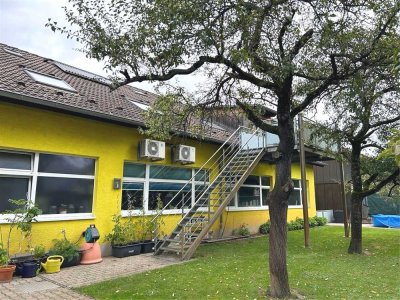 Schöne Selbstnutzerwohnung für Selbstständige mit Produktionshalle in Elchesheim-Illingen