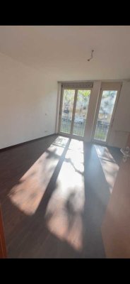 Application closed! Attraktive 2-Raum-Wohnung mit EBK, Balkon, Bad mit Badewanne in Freibur