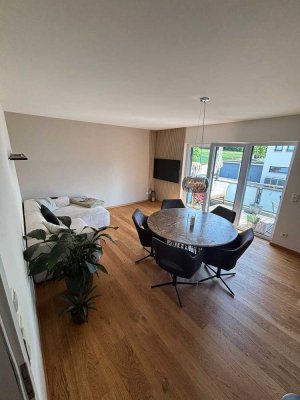 Großer Balkon. Lichtdurchflutete Räume. 3-Zimmer Wohnung