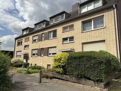 Erstbezug nach Sanierung : Schöne 2 Zi. DG Wohnung