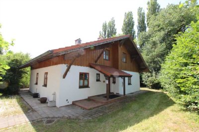 schönes Einfamilienhaus mitten in der Natur mit Parkähnlichem Grundstück - 696