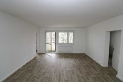 Platz für die ganze Familie...große 4-RW mit Wanne & Balkon!!!